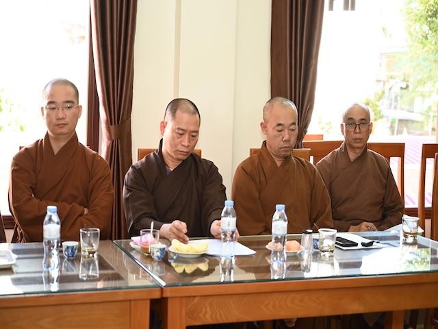 Chư tôn đức tham dự hội nghị