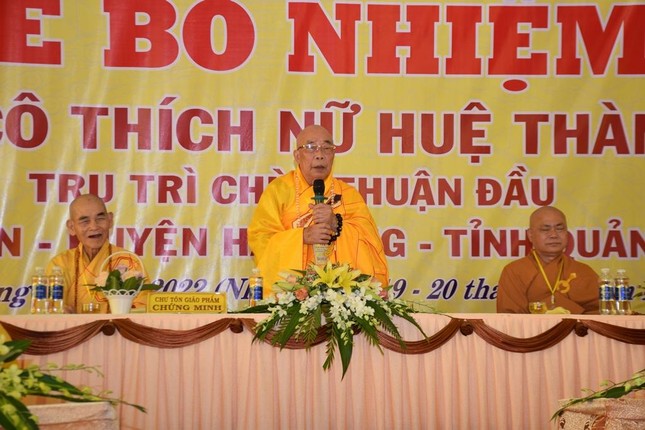 Hòa thượng Thích Thiện Tấn ban đạo từ