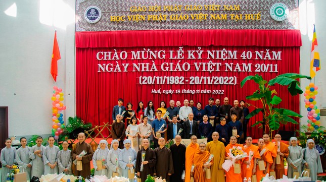 Chụp ảnh lưu niệm cuối buổi lễ Chụp ảnh lưu niệm cuối buổi lễ