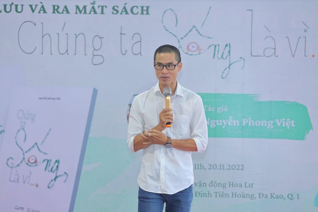Nguyễn Phong Việt tại buổi giao lưu sáng 20-11 tại Sân vận động Hoa Lư Nguyễn Phong Việt tại buổi giao lưu sáng 20-11 tại Sân vận động Hoa Lư