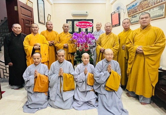 Đảnh lễ, khánh chúc Hòa thượng Thích Thiện Pháp