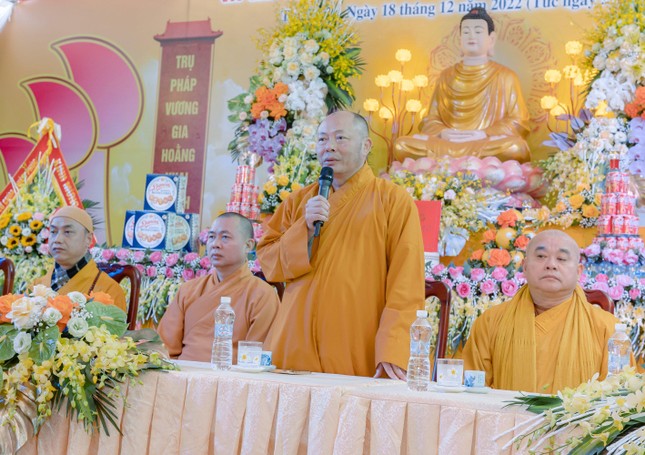 Thượng tọa Thích Tâm Định ban đạo từ Thượng tọa Thích Tâm Định ban đạo từ