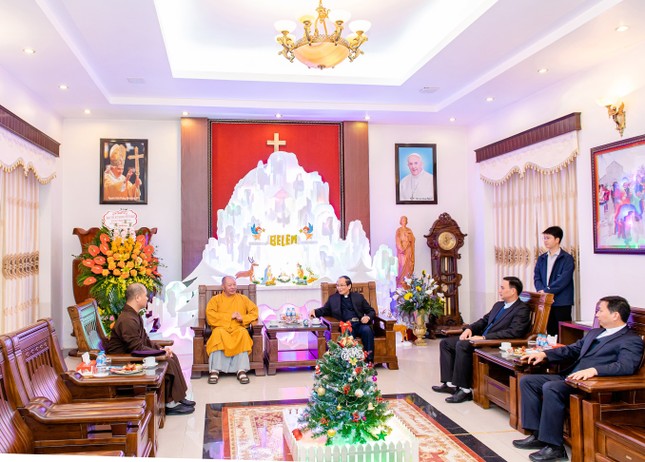 Quang cảnh buổi gặp mặt thân mật Quang cảnh buổi gặp mặt thân mật