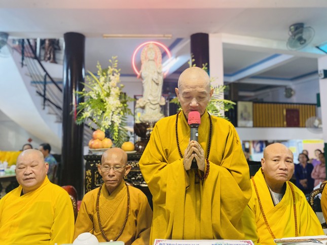 Hòa thượng Thích Thanh Hùng ban đạo từ Hòa thượng Thích Thanh Hùng ban đạo từ