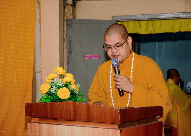 Đại đức Thích Huệ Phát công bố quyết định bổ nhiệm trụ trì Đại đức Thích Huệ Phát công bố quyết định bổ nhiệm trụ trì