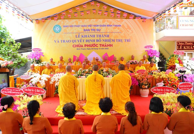 Chư tôn đức chứng minh buổi lễ