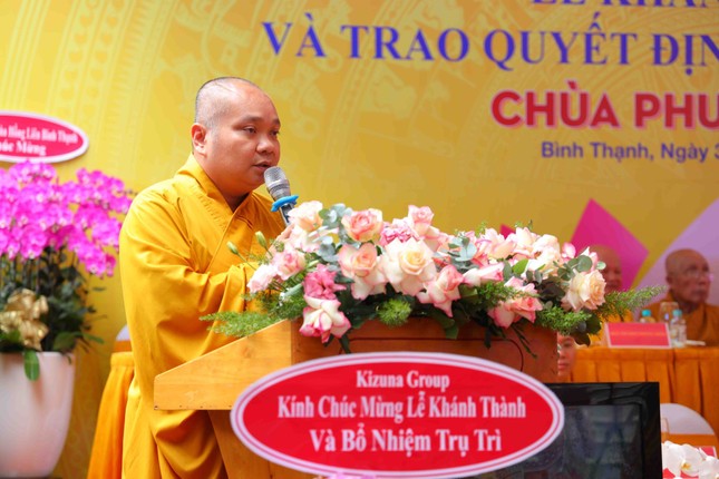 Thượng tọa Thích Trung Nguyện tuyên đọc quyết định bổ nhiệm trụ trì chùa Phước Thành