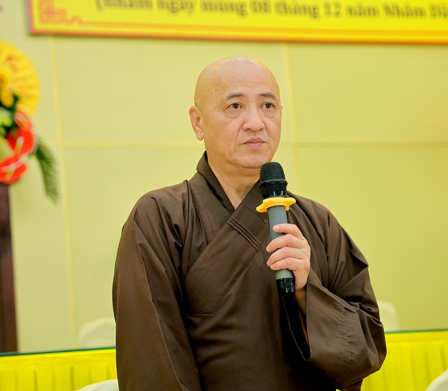 Hòa thượng Thích Huệ Thông ban đạo từ Hòa thượng Thích Huệ Thông ban đạo từ