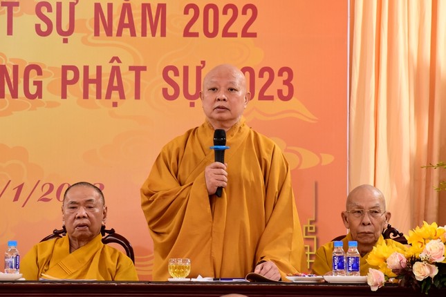 Hòa thượng Thích Lệ Trang ban đạo từ