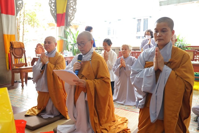 Đại diện môn đồ pháp tử dâng lời hoài niệm