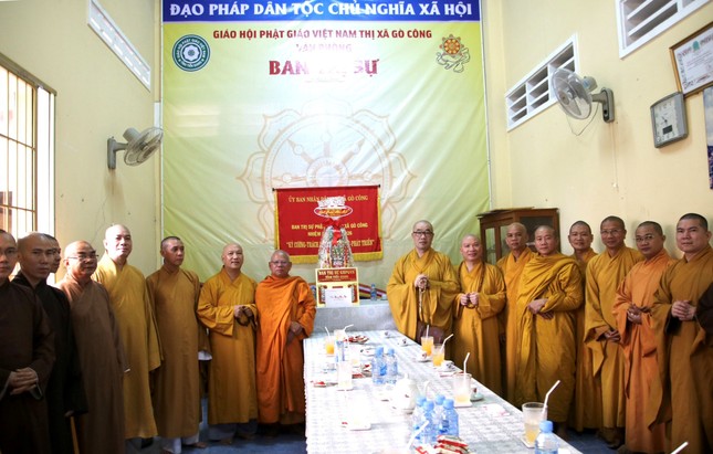 Đoàn Ban Trị sự GHPGVN tỉnh Tiền Giang tặng quà chúc Tết Ban Trị sự Phật giáo thị xã Gò Công Đoàn Ban Trị sự GHPGVN tỉnh Tiền Giang tặng quà chúc Tết Ban Trị sự Phật giáo thị xã Gò Công