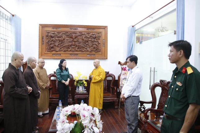 Thượng tọa Thích Giác Nguyên chúc Tết đến lãnh đạo thị xã Gò Công Thượng tọa Thích Giác Nguyên chúc Tết đến lãnh đạo thị xã Gò Công