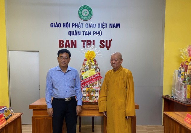 Hòa thượng Thích Thiện Xuân đón tiếp phái đoàn Hòa thượng Thích Thiện Xuân đón tiếp phái đoàn
