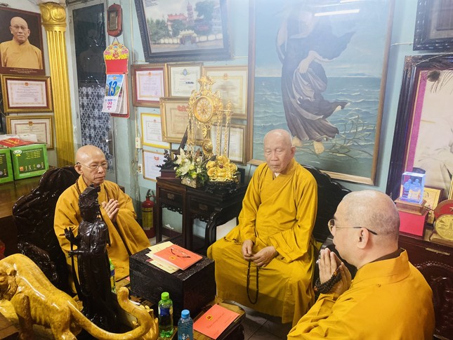 Đảnh lễ, chúc Tết Hòa thượng Thích Như Niệm