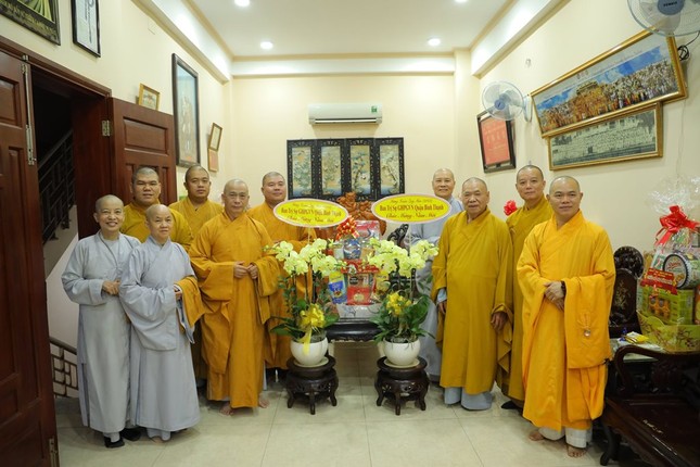 Vấn an sức khỏe, chúc Tết Hòa thượng Thích Thiện Pháp
