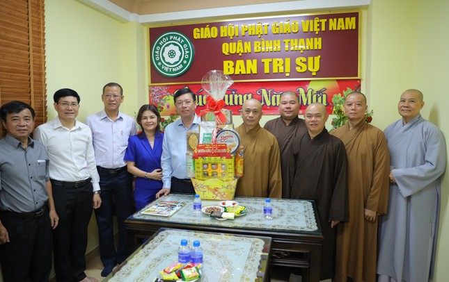 Lãnh đạo quận Bình Thạnh chúc Tết Tăng Ni, Phật tử quận Bình Thạnh Lãnh đạo quận Bình Thạnh chúc Tết Tăng Ni, Phật tử quận Bình Thạnh