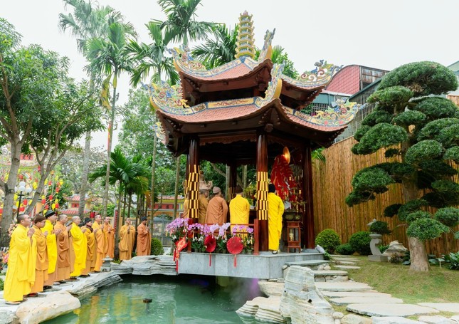 Nghi lễ an vị tôn tượng Bồ-tát Quán Thế Âm Nghi lễ an vị tôn tượng Bồ-tát Quán Thế Âm