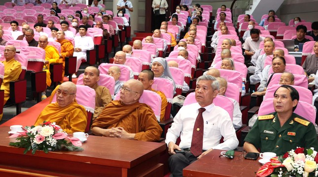 Đại biểu tham dự buổi họp mặt Đại biểu tham dự buổi họp mặt