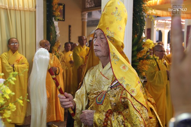 Trưởng lão Hòa thượng Thích Lưu Hòa cử hành lễ phất trần