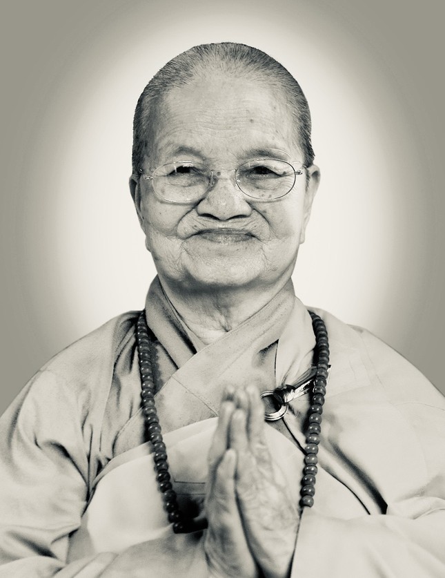 Chân dung Ni trưởng Thích nữ Viên Chánh