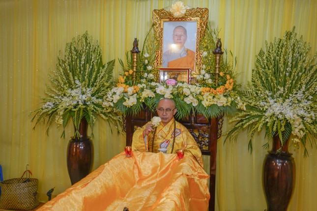 Sái tịnh kim quan