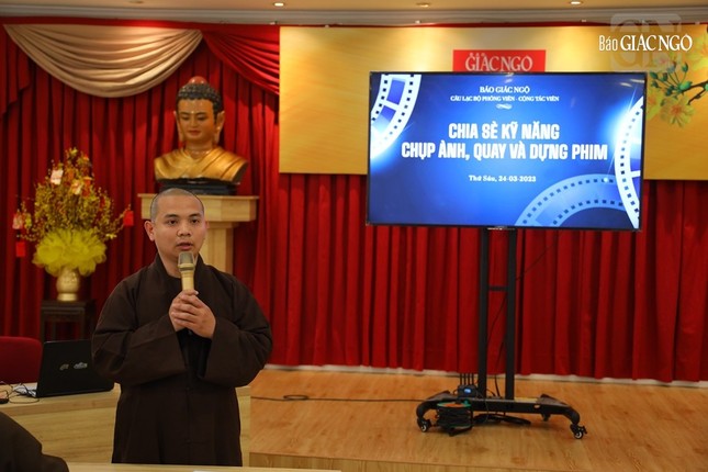 Đại đức Thích Nguyện Truyền phát biểu khai mạc