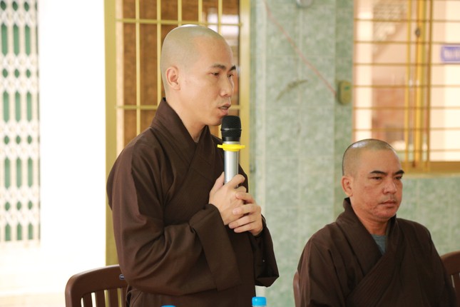 Chư Tăng phát biểu ý kiến