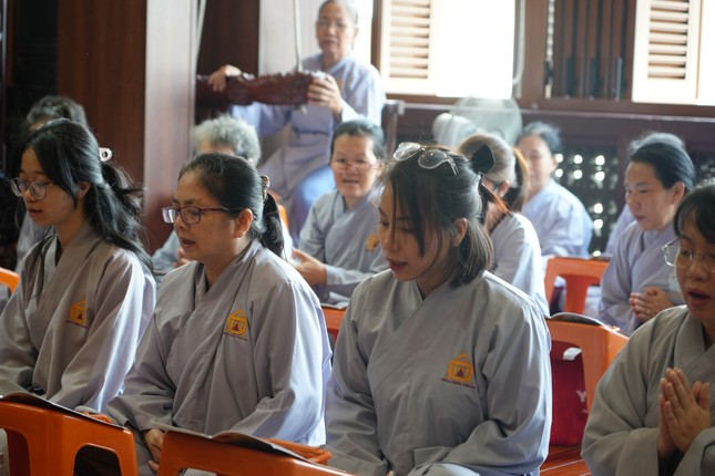 Khóa lễ tụng kinh