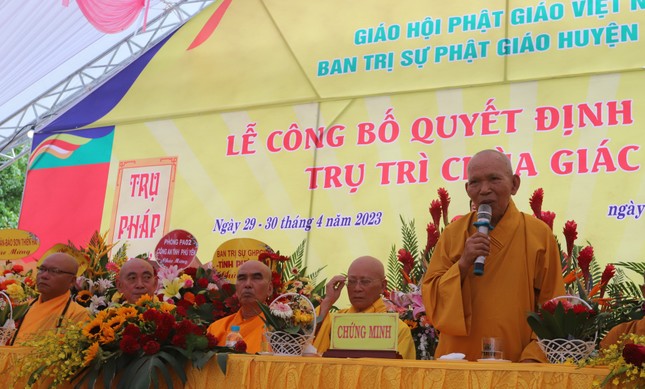 Hòa thượng Thích Đồng Tiến ban đạo từ Hòa thượng Thích Đồng Tiến ban đạo từ