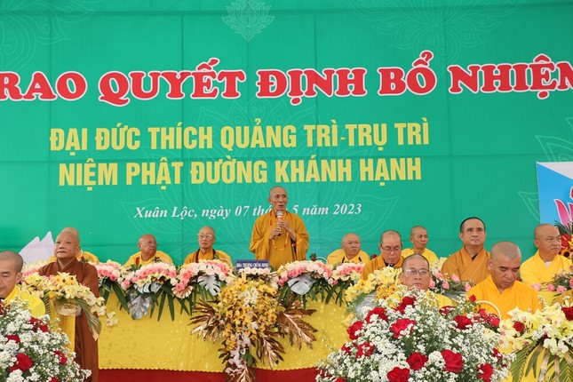 Hòa thượng Thích Huệ Trí ban huấn từ