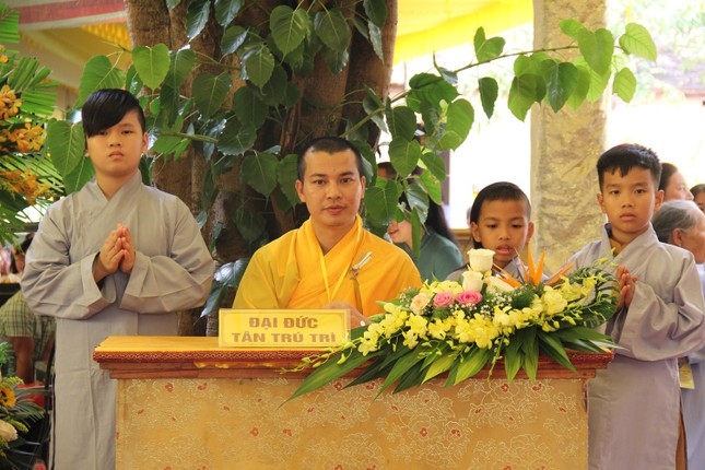 Đại đức Thích Nguyên Hiếu, tân trụ trì chùa Quy Thiện Đại đức Thích Nguyên Hiếu, tân trụ trì chùa Quy Thiện