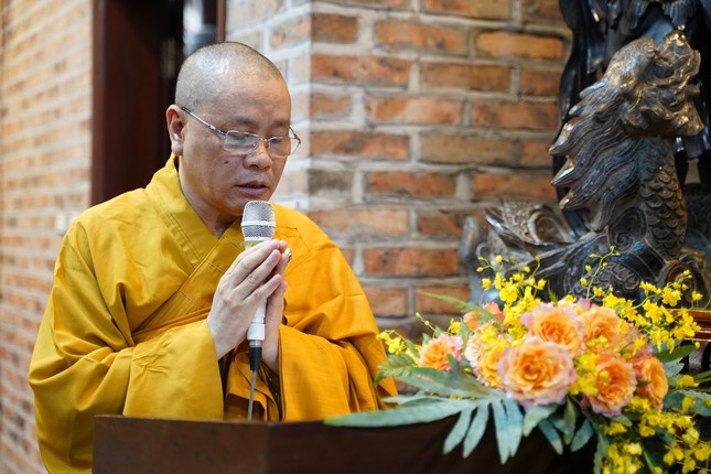 Thượng tọa Thích Tâm Hoan tuyên đọc Thông điệp Phật đản Phật lịch 2567 của Đức Pháp chủ GHPGVN