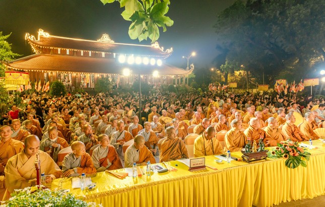 Chư tôn đức Tăng, Ni trong tỉnh về tham dự đại lễ