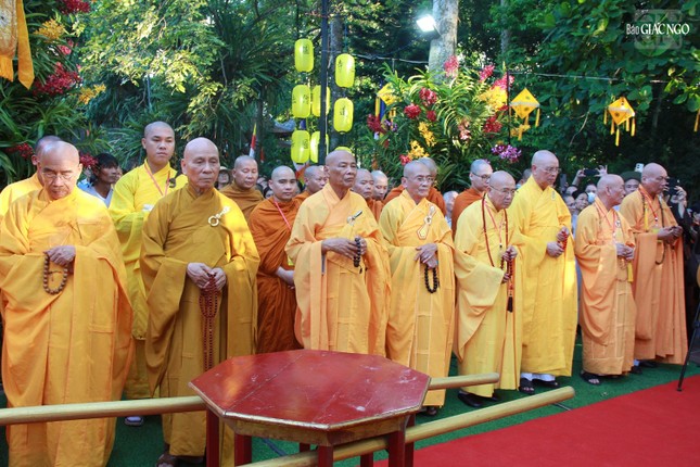 Chư tôn Trưởng lão Hòa thượng Chứng minh