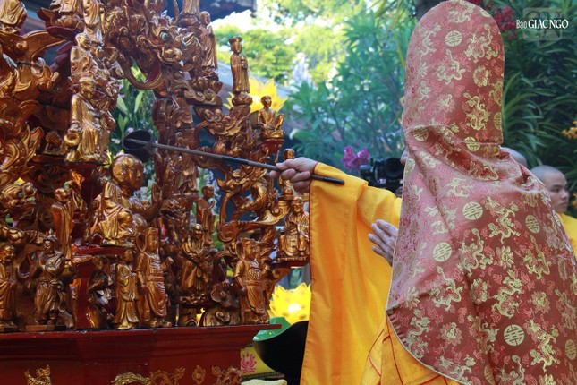 Chính thức cử hành lễ Mộc dục