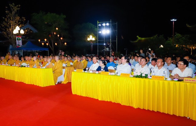 Chư tôn đức Tăng, Ni, đại biểu chính quyền các cấp tham dự Chư tôn đức Tăng, Ni, đại biểu chính quyền các cấp tham dự