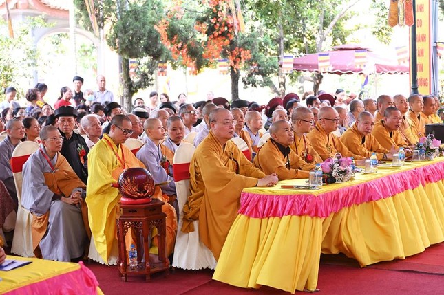 Chư tôn giáo phẩm tham dự buổi lễ