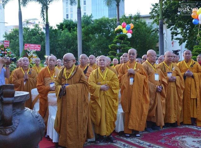 Chư tôn giáo phẩm chứng minh buổi lễ