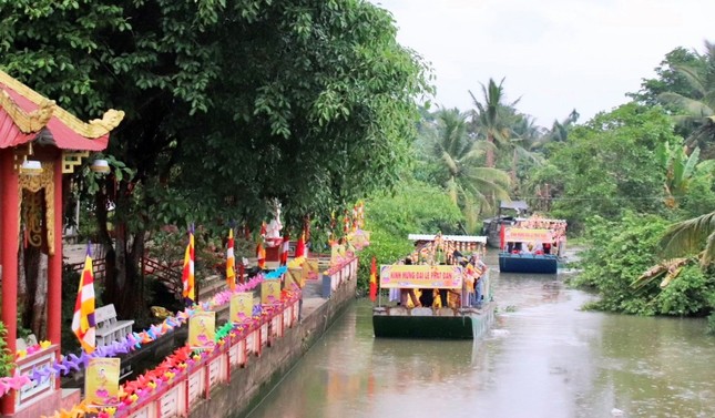 Diễu hành thuyền hoa Diễu hành thuyền hoa