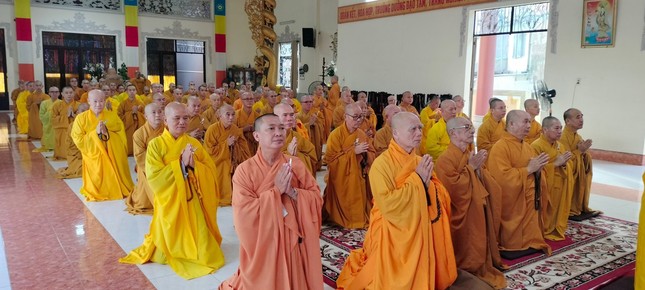 Hơn 100 chư Tăng các trụ xứ trên địa bàn Q.11 vân tập tại chùa Giác Sinh để làm lễ tác pháp an cư Hơn 100 chư Tăng các trụ xứ trên địa bàn Q.11 vân tập tại chùa Giác Sinh để làm lễ tác pháp an cư