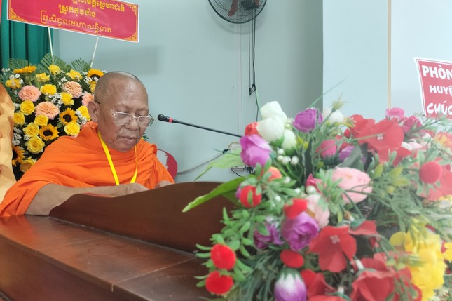 Hòa thượng Thạch Sok Xane ban đạo từ