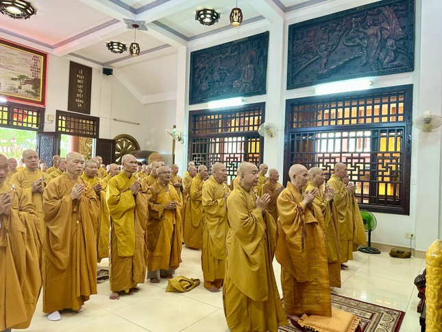 Chư tôn đức đảnh lễ Tam bảo Chư tôn đức đảnh lễ Tam bảo