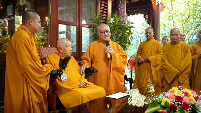 Hòa thượng Thích Nhật Quang đáp từ Hòa thượng Thích Nhật Quang đáp từ