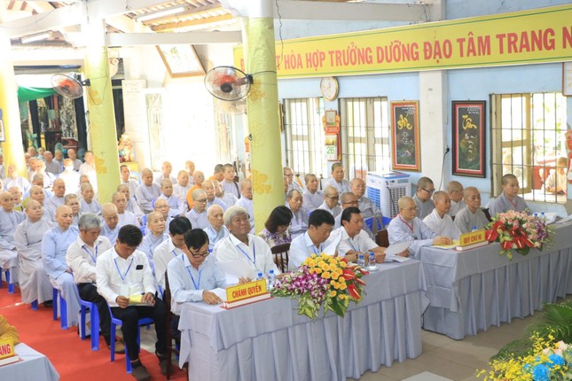 Đại biểu chính quyền cùng chư Ni tham dự Đại biểu chính quyền cùng chư Ni tham dự