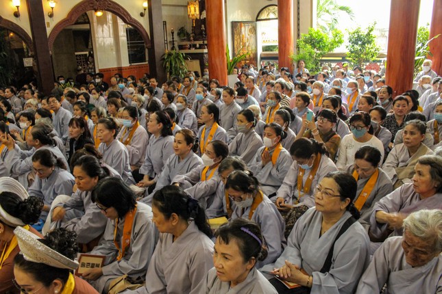 Đông đảo Phật tử về dự lễ