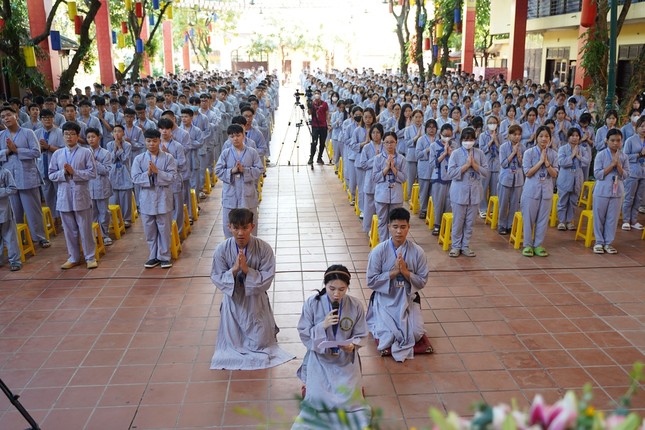 Đại diện các khóa sinh dâng lời tác bạch