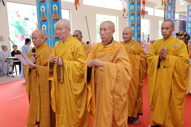 Chư tôn giáo phẩm niêm hương tưởng niệm Chư tôn giáo phẩm niêm hương tưởng niệm