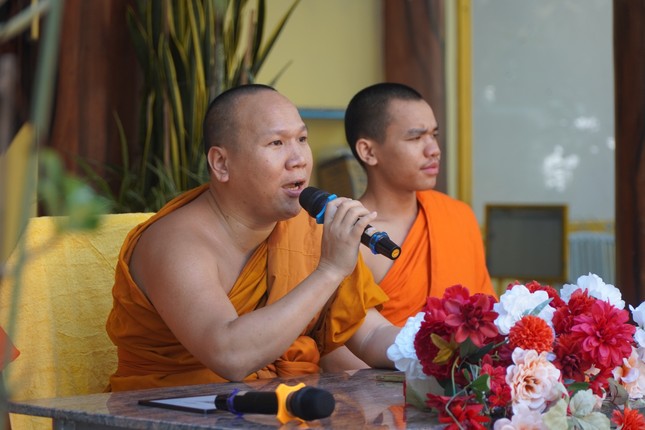 Đại đức Thích Pháp Hiếu chia sẻ Phật pháp Đại đức Thích Pháp Hiếu chia sẻ Phật pháp