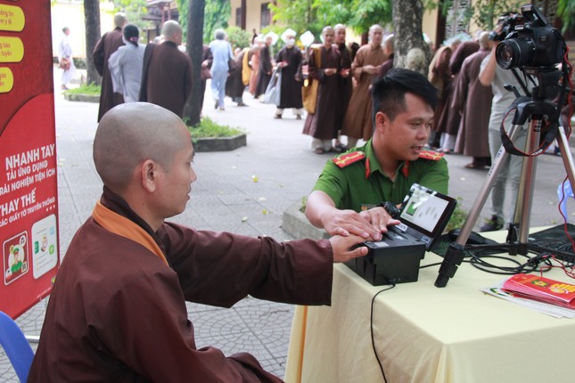 Tăng Ni đăng ký tài khoản định danh mức độ 2