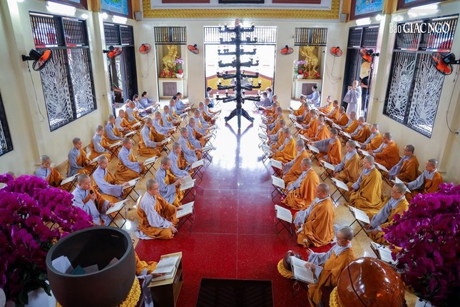 Thời khóa tụng kinh Pháp Hoa vào lúc 8 giờ